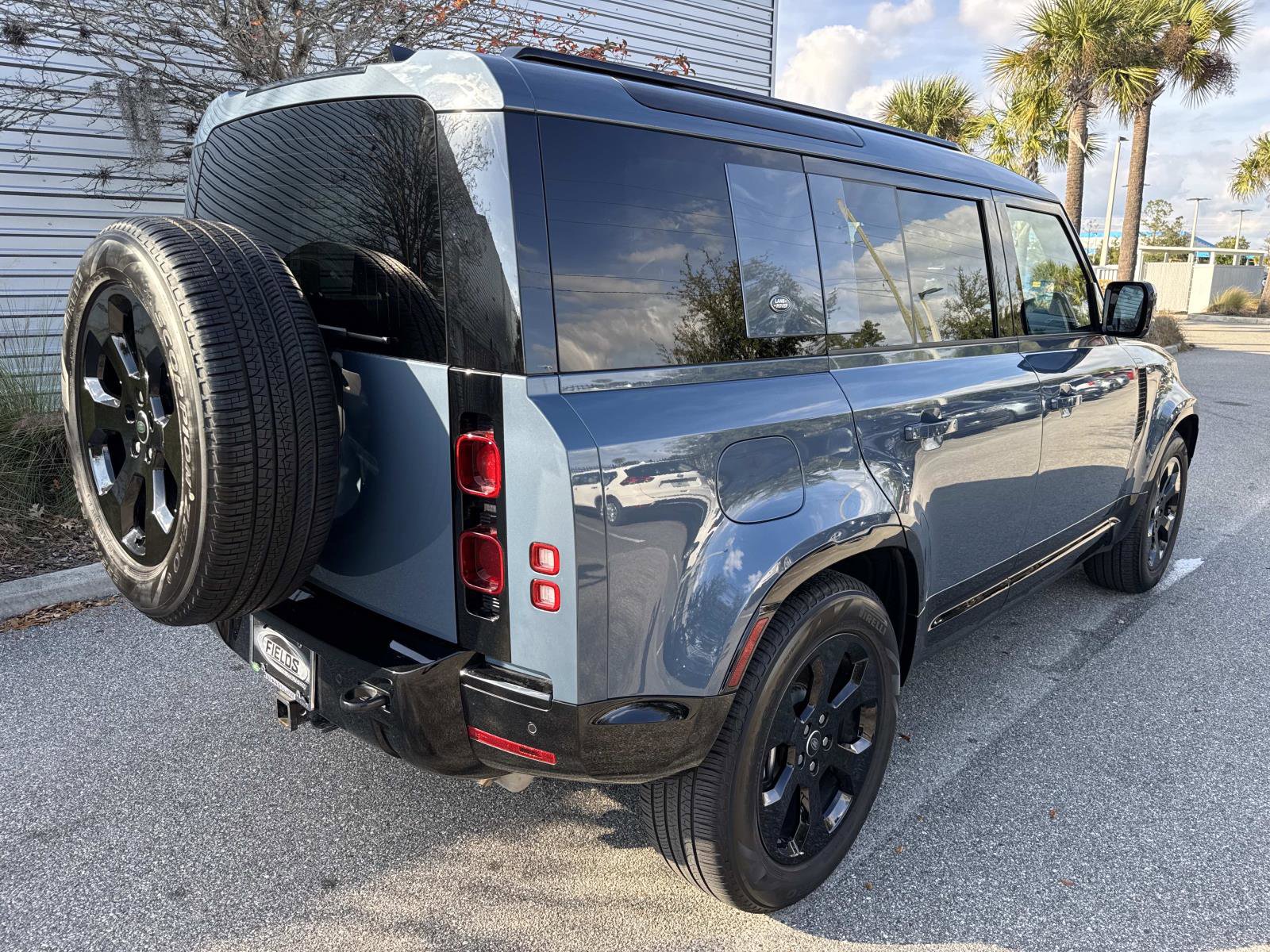 Used 2024 Land Rover Defender 110 X-Dynamic SE image 6