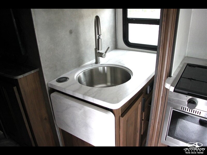 Used 2022 Ford E-450 and Econoline 450 Super Duty w/ Motorhome Prep Package RWD image 26
