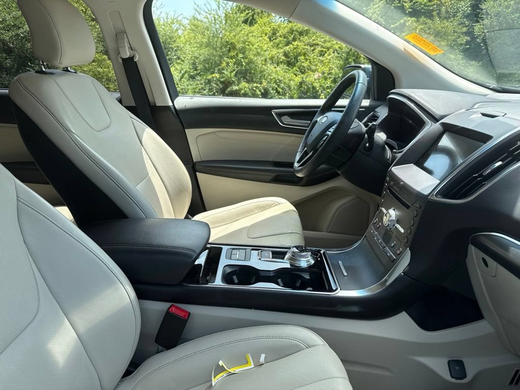 Used 2019 Ford Edge Titanium w/ Equipment Group 301A FWD image 13