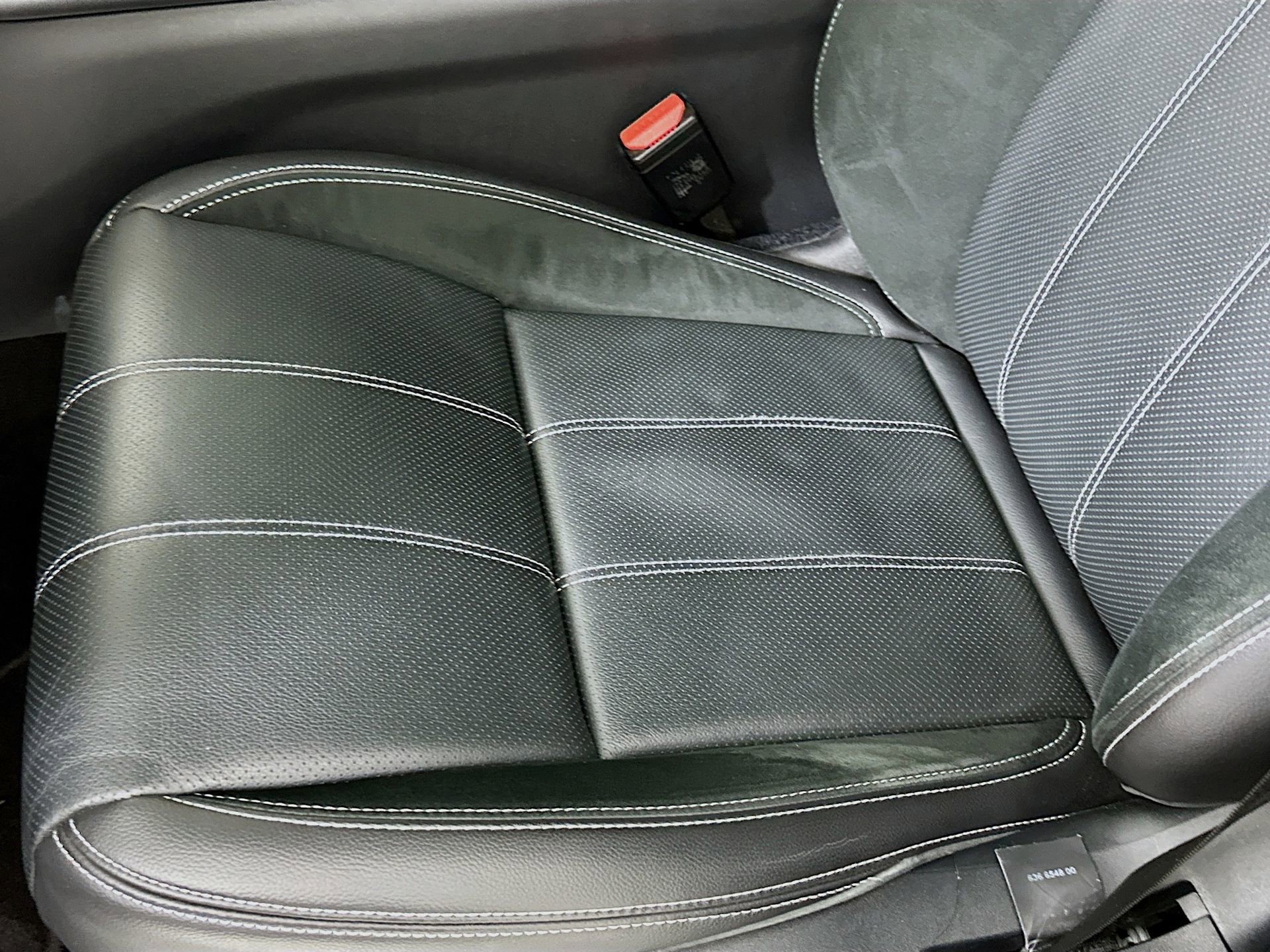 Used 2020 Land Rover Range Rover Velar R-Dynamic S image 21