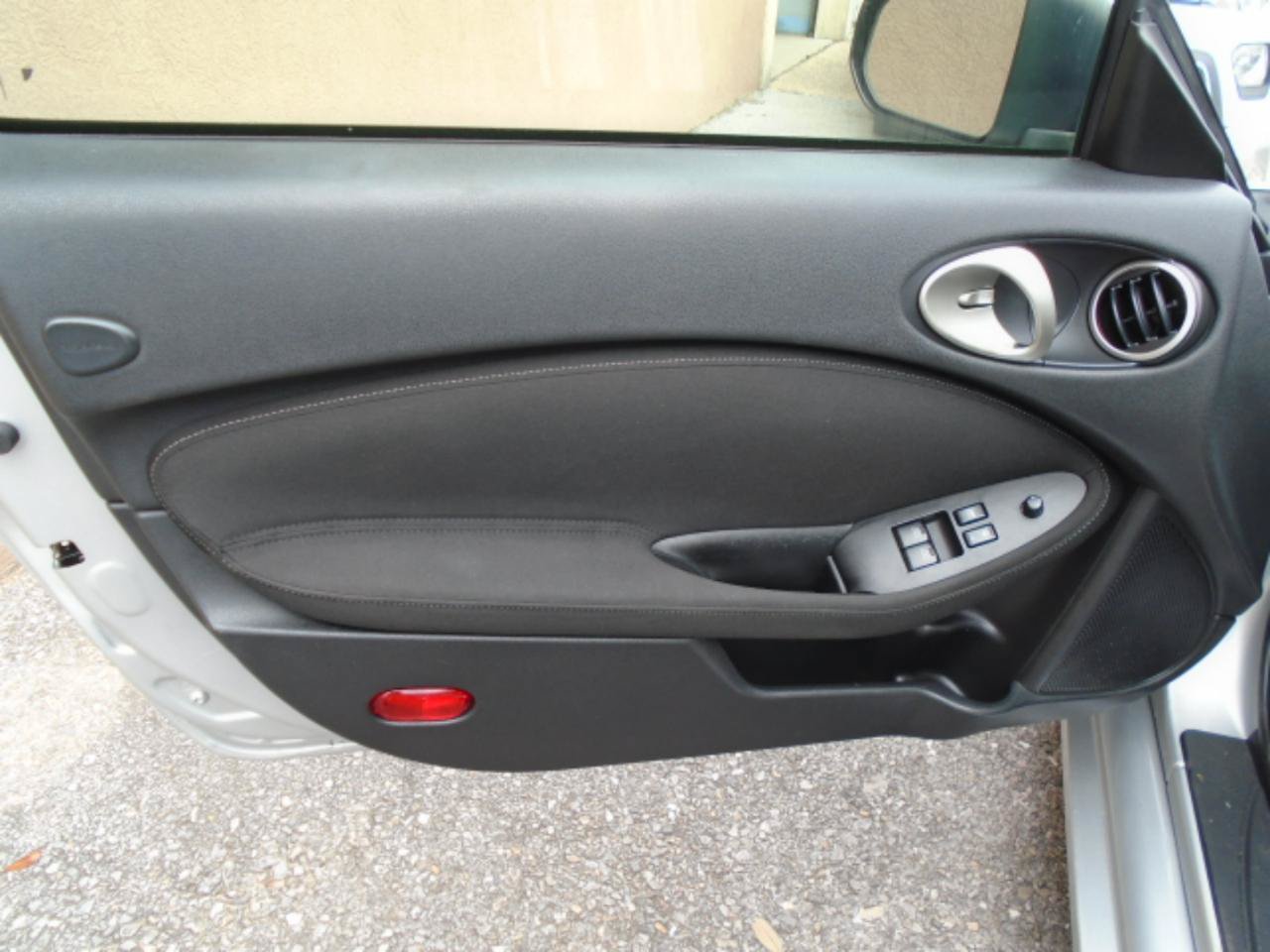 Used 2013 Nissan 370Z Roadster RWD image 8