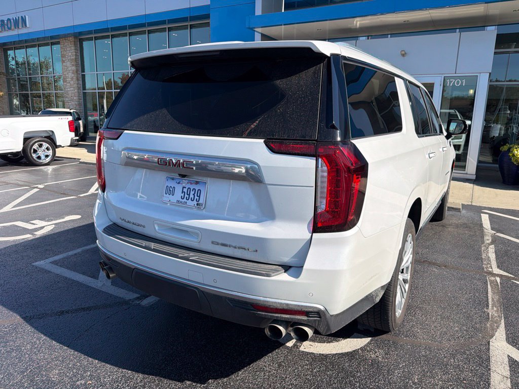 Used 2023 GMC Yukon XL Denali AWD/4WD image 7