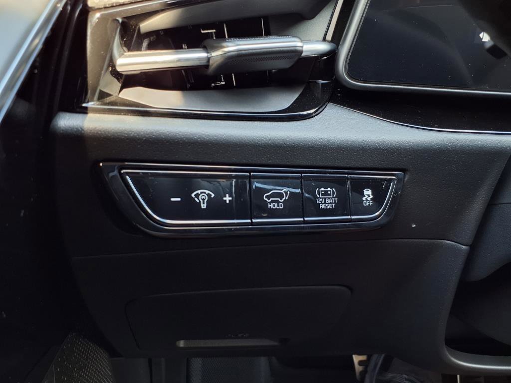 New 2025 Kia Niro SX Touring image 21