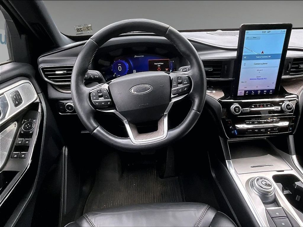 Used 2022 Ford Explorer Platinum w/ Equipment Group 601A AWD/4WD image 18