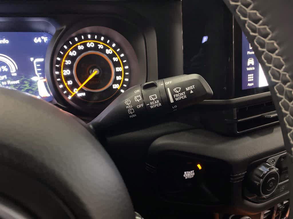 Used 2025 Jeep Wrangler Unlimited Rubicon AWD/4WD image 23