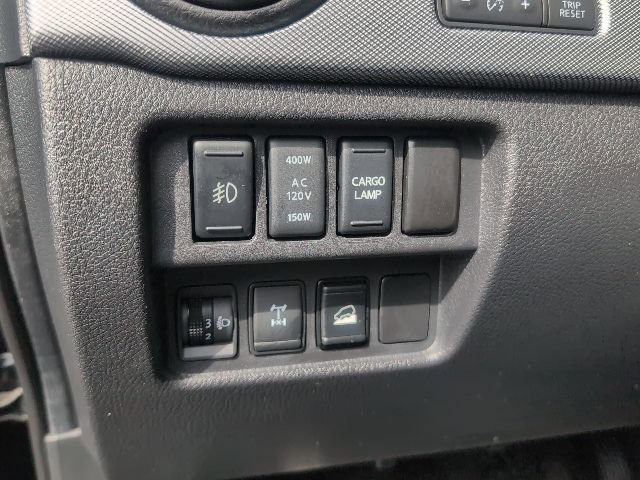 Used 2017 Nissan Titan PRO-4X image 24