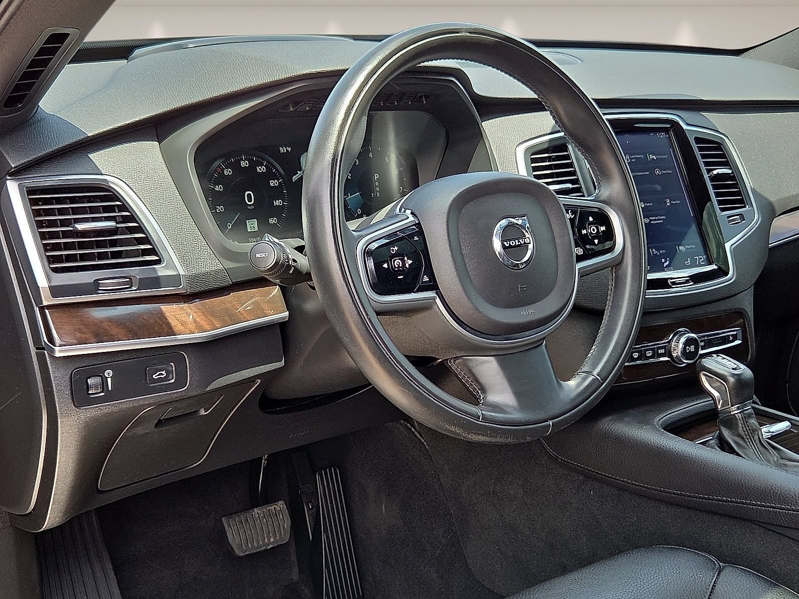 Used 2019 Volvo XC90 T6 Momentum AWD/4WD image 15