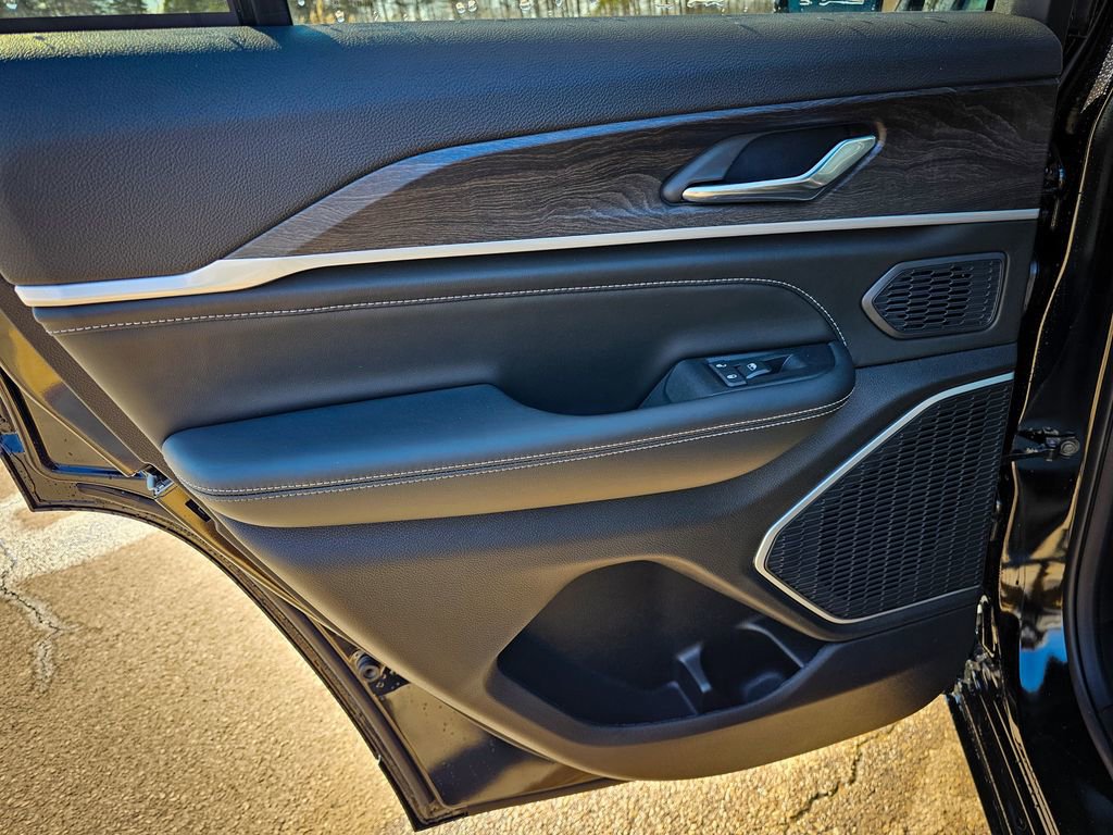 New 2026 Jeep Grand Cherokee Limited image 35