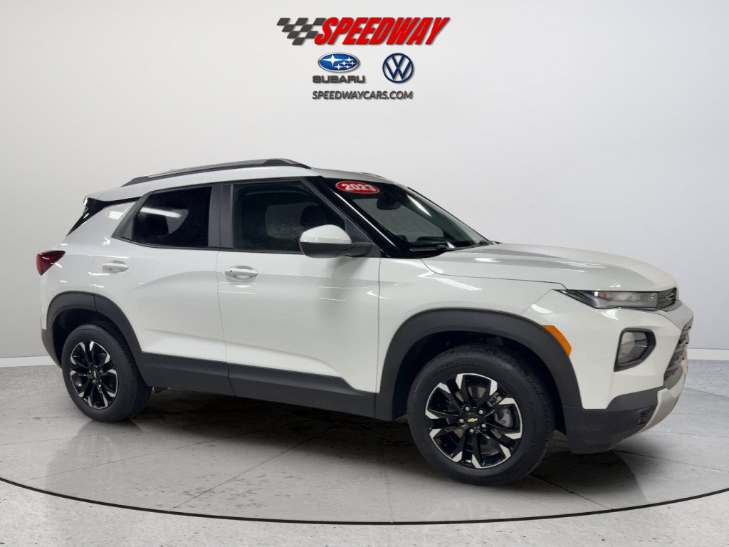 Used 2023 Chevrolet TrailBlazer LT w/ Convenience Package AWD/4WD image 3