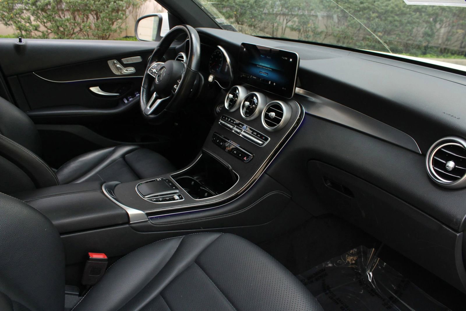 Used 2021 Mercedes-Benz GLC 300 4MATIC image 26