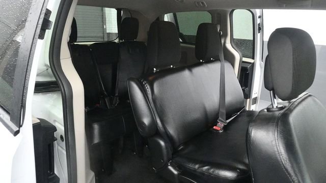 Used 2019 Dodge Grand Caravan SE FWD image 9