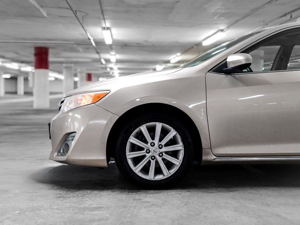 Used 2014 Toyota Camry XLE image 15