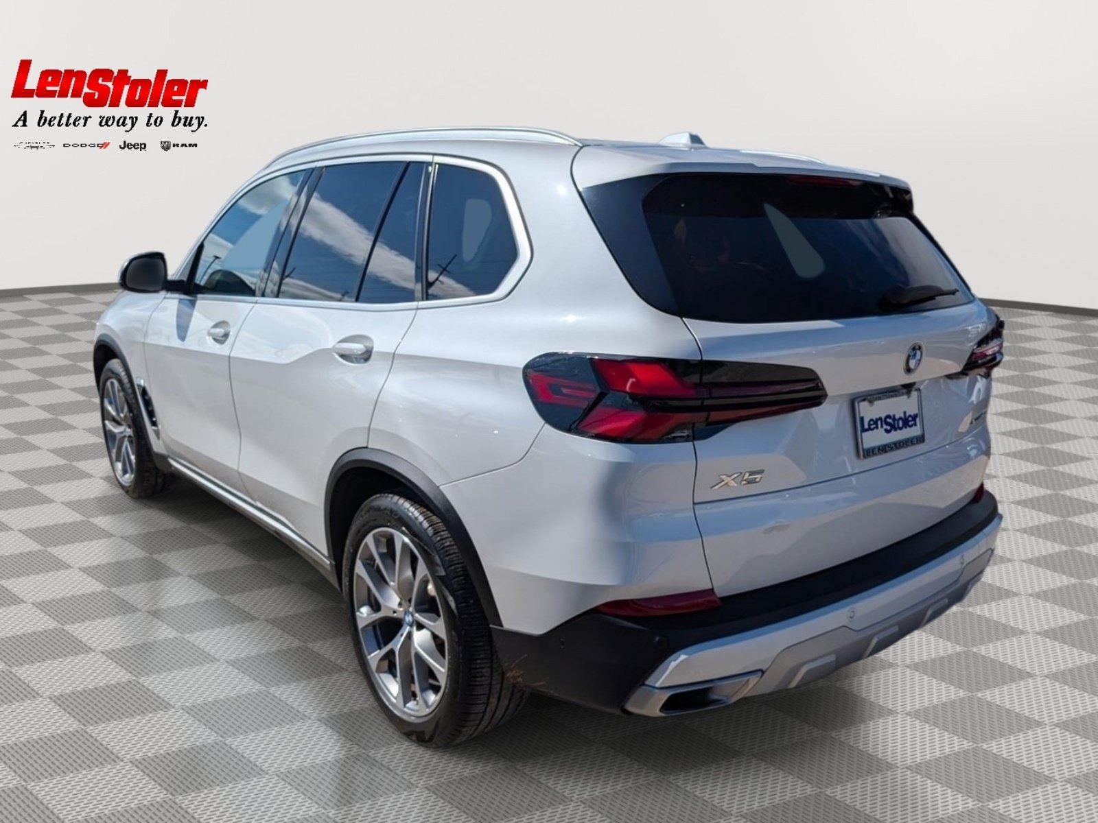 Used 2024 BMW X5 xDrive40i w/ Premium Package AWD/4WD image 3