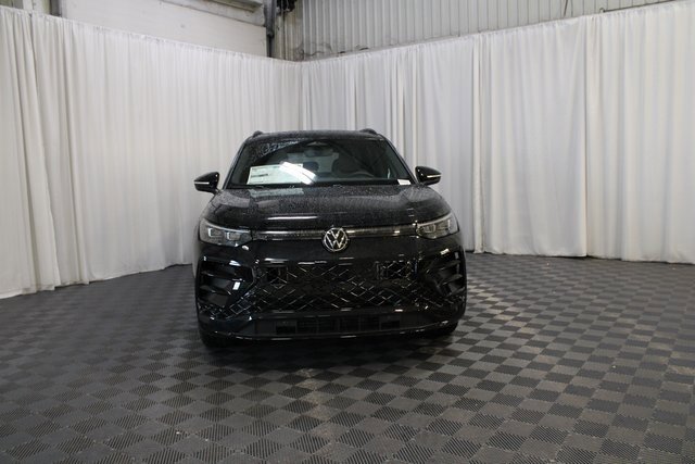 New 2025 Volkswagen Tiguan SE R-Line image 28