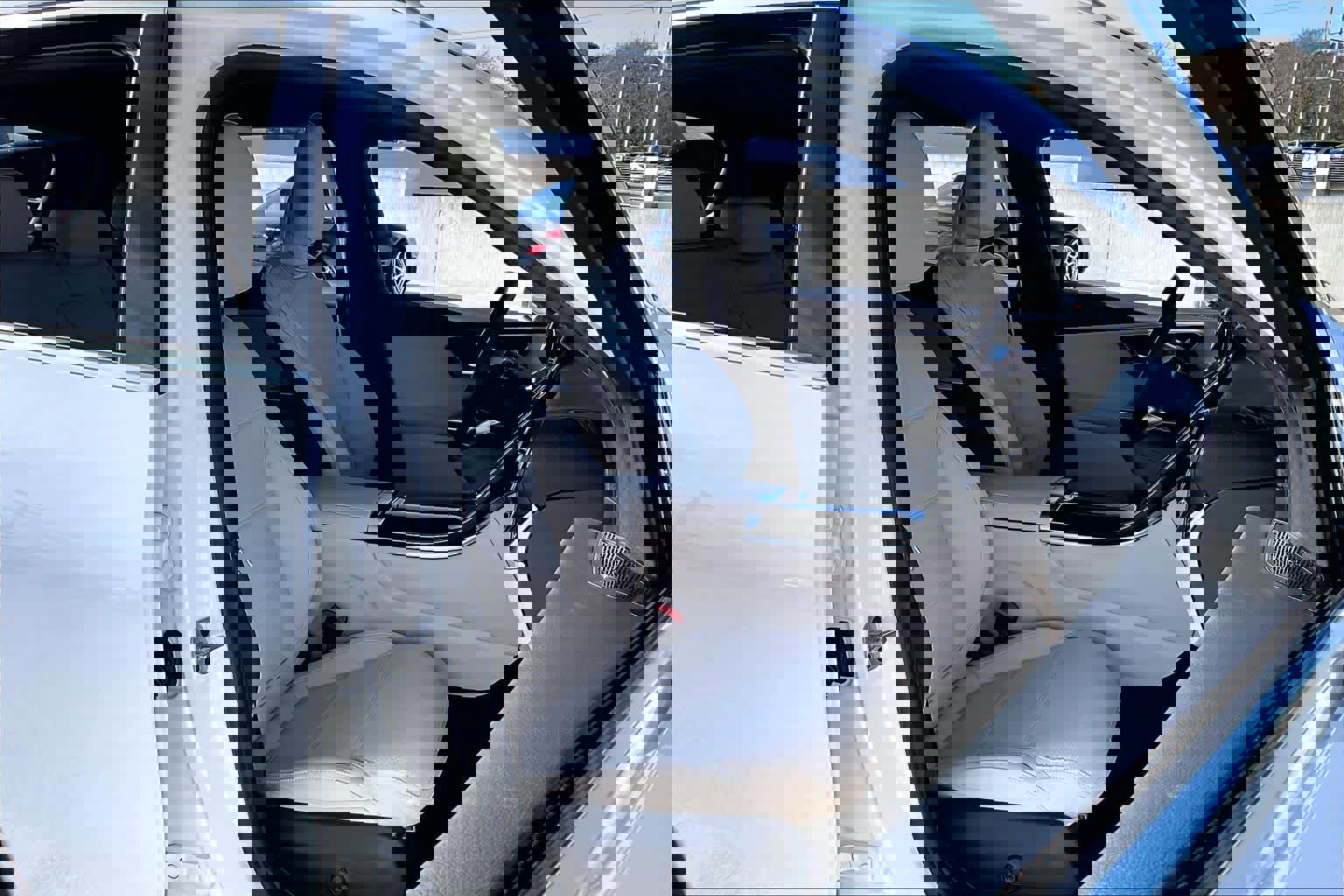 Certified 2025 Mercedes-Benz GLC 300 image 9