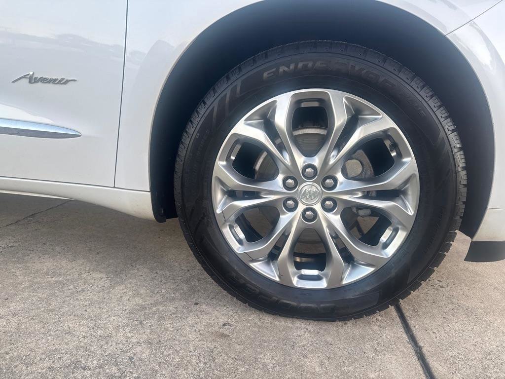 Used 2020 Buick Enclave Avenir w/ Avenir Technology Package AWD/4WD image 31