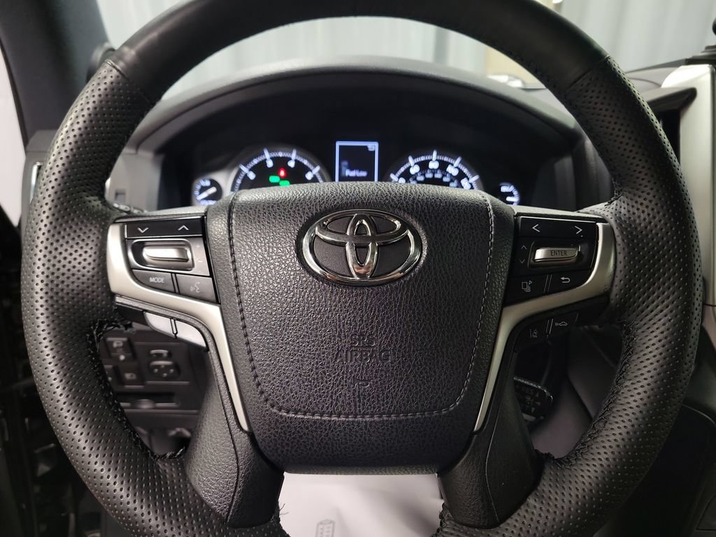 Used 2018 Toyota Land Cruiser AWD/4WD image 18