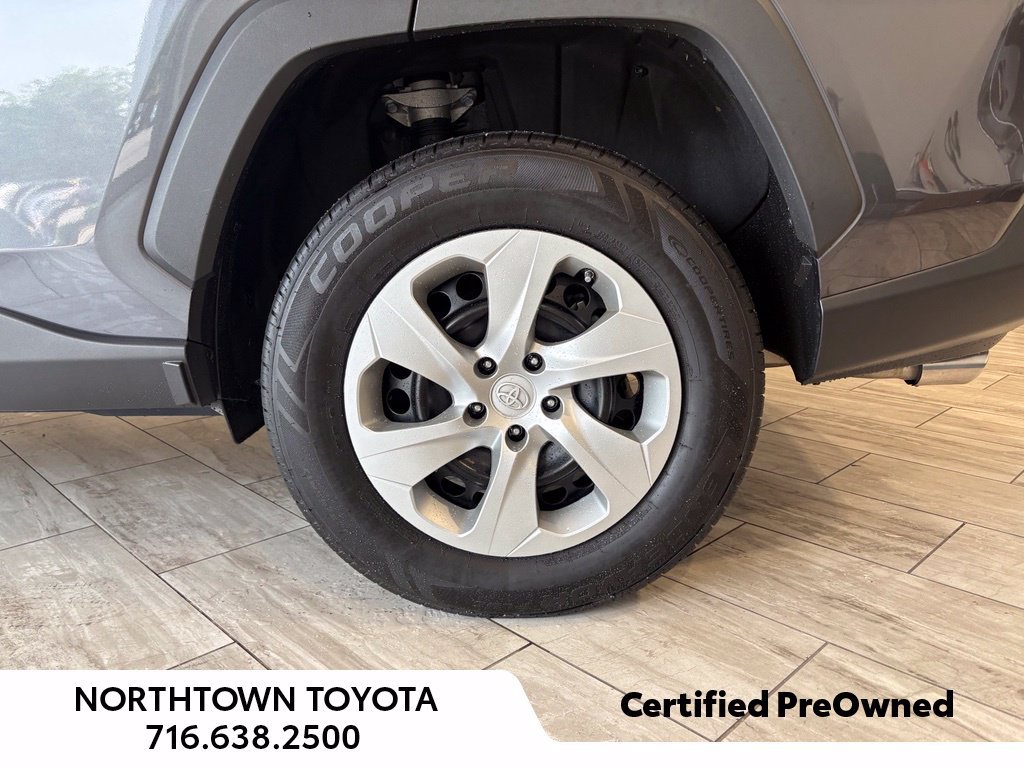 Used 2022 Toyota RAV4 LE w/ Carpet Mat Package (TMS) AWD/4WD image 33