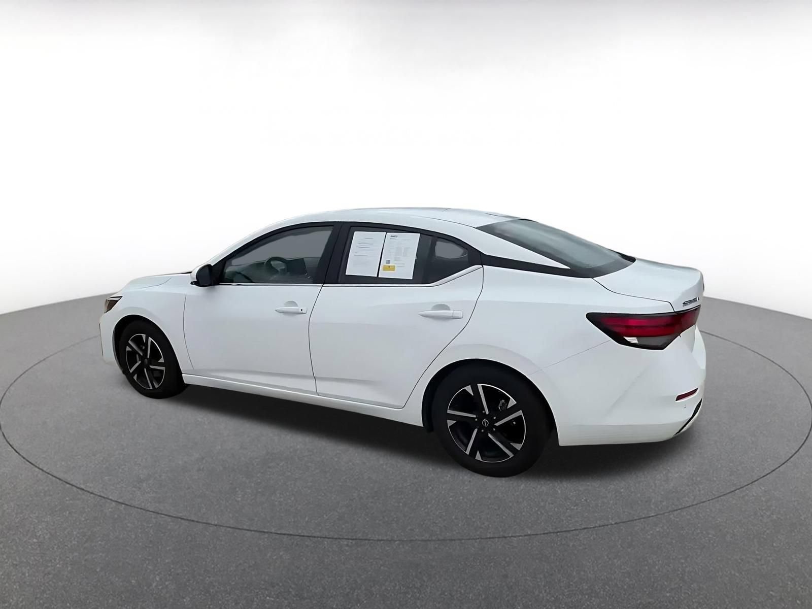 Used 2025 Nissan Sentra SV FWD image 9