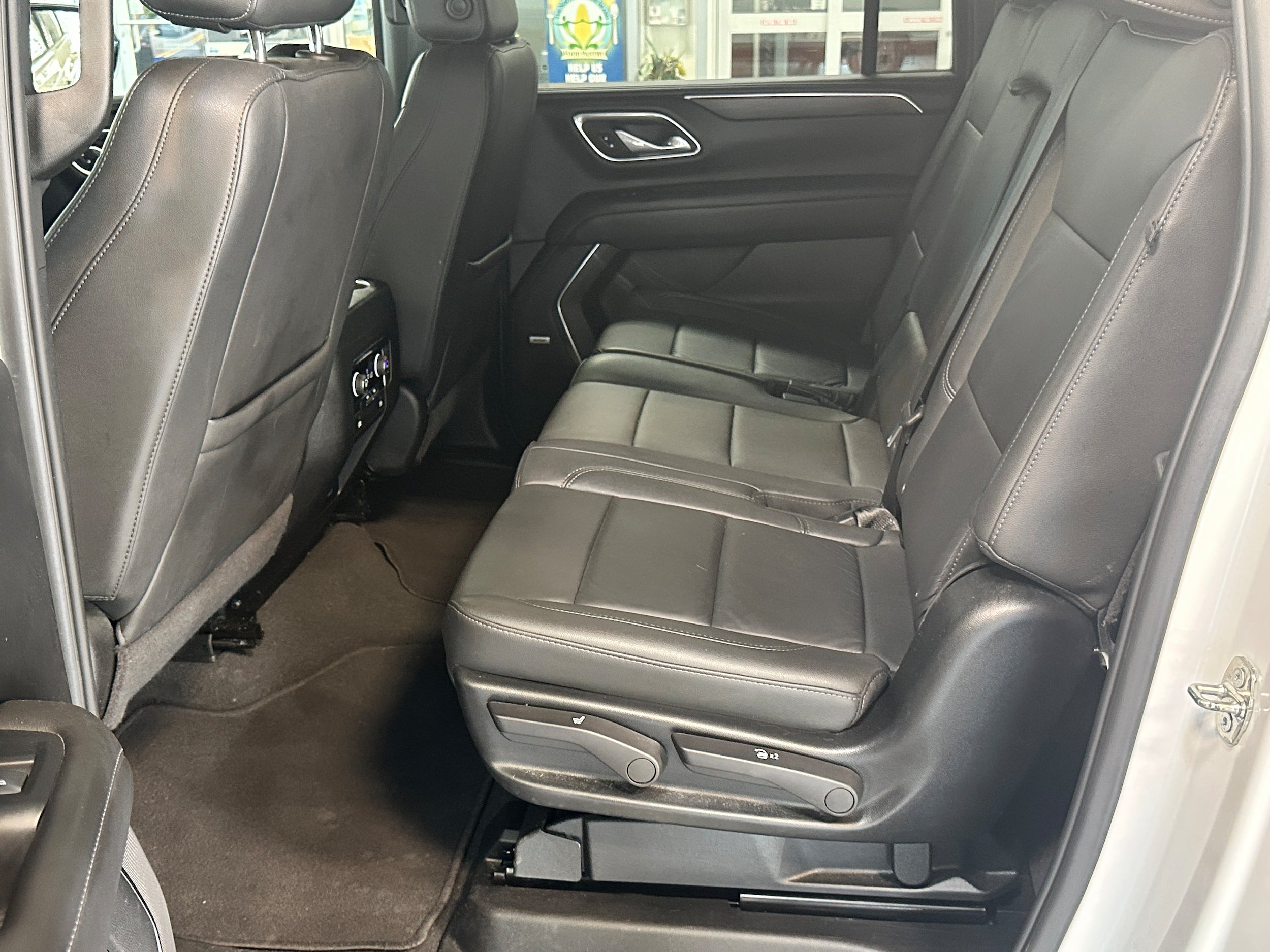 Used 2024 Chevrolet Suburban LT AWD/4WD image 7