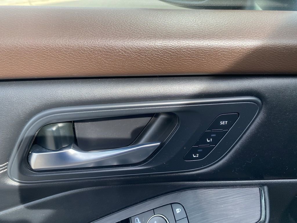 Used 2023 Nissan Rogue SL w/ SL Premium Package image 12