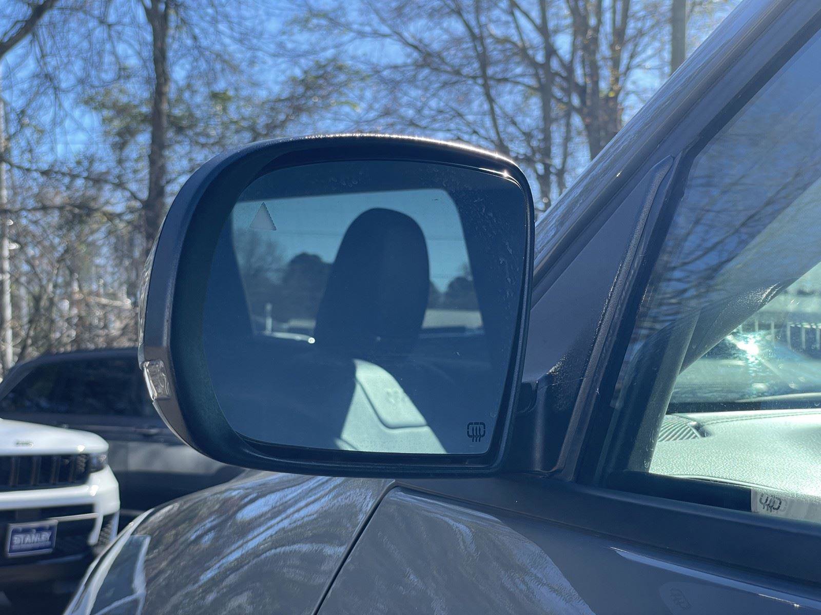 Certified 2023 Jeep Cherokee Altitude Lux image 36