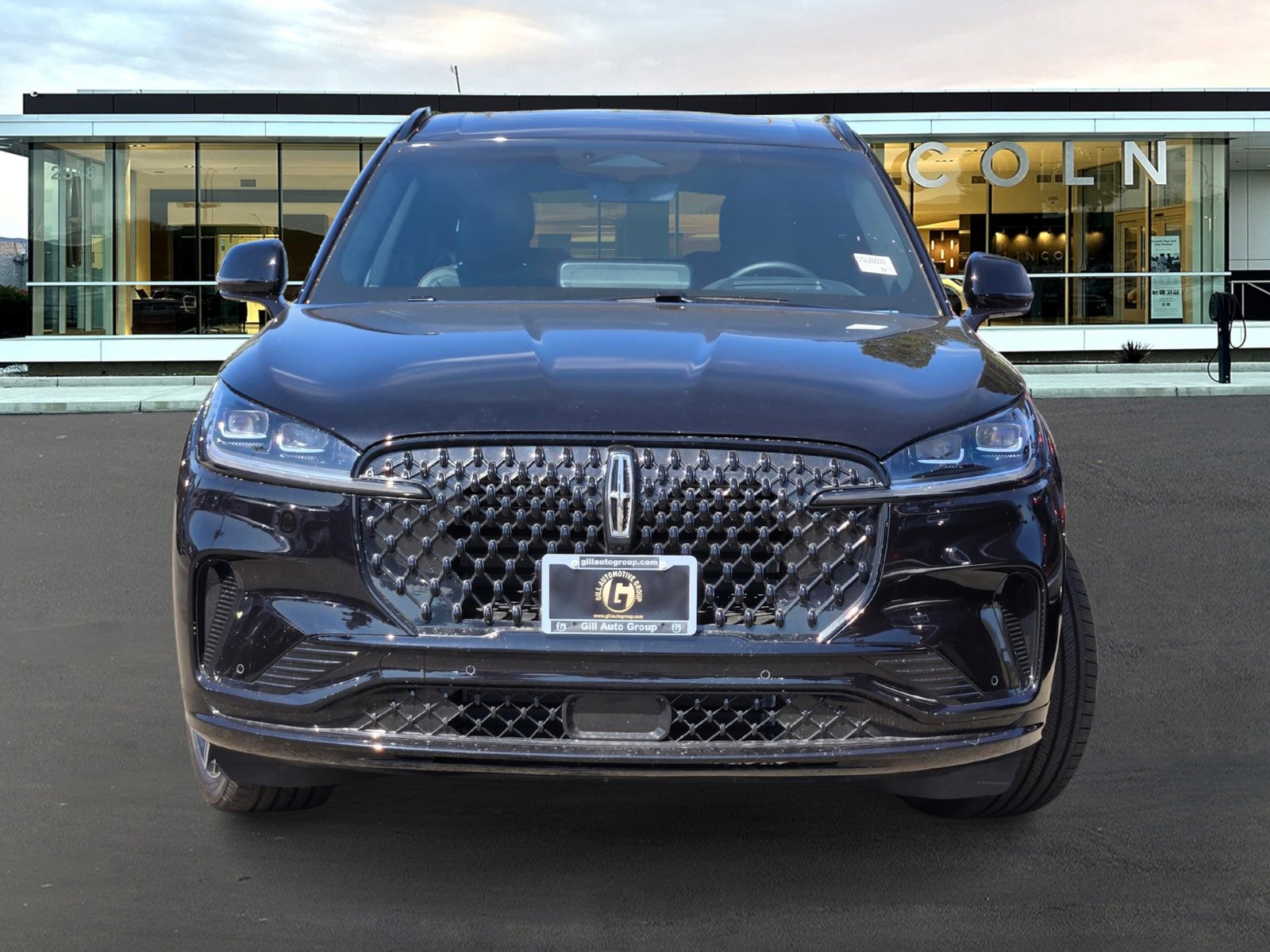 New 2025 Lincoln Aviator Black Label w/ Jet Appearance Package image 2
