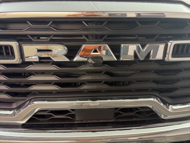 Used 2025 RAM 2500 Tradesman w/ Chrome Appearance Group image 7