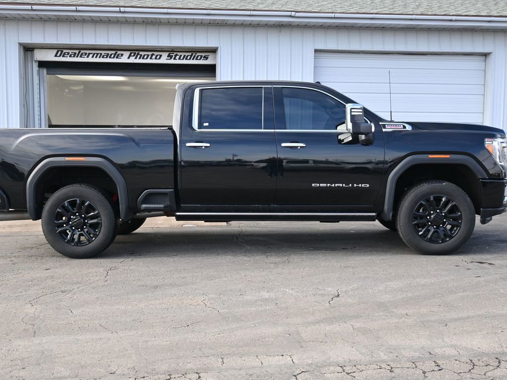 Used 2021 GMC Sierra 2500 Denali w/ Denali Black Diamond Edition image 6