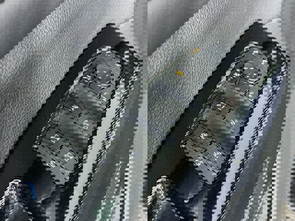 Used 2022 Nissan Pathfinder SV w/ SV Premium Package image 29