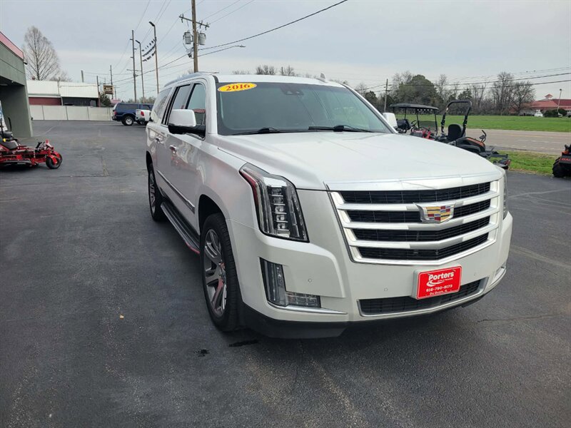 Used 2016 Cadillac Escalade ESV Premium AWD/4WD image 4