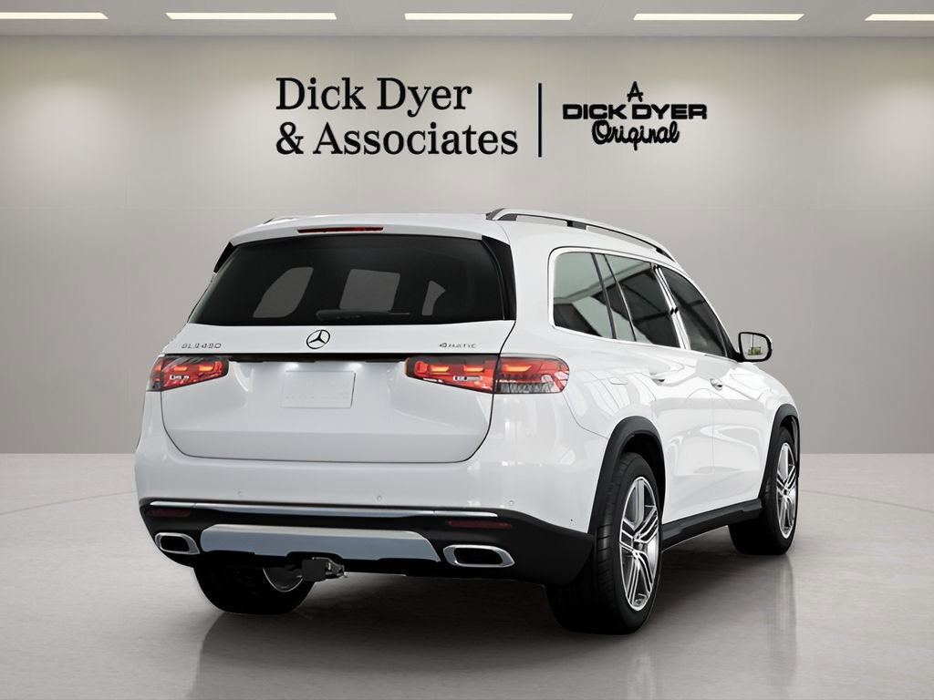 Used 2025 Mercedes-Benz GLS 450 4MATIC image 12