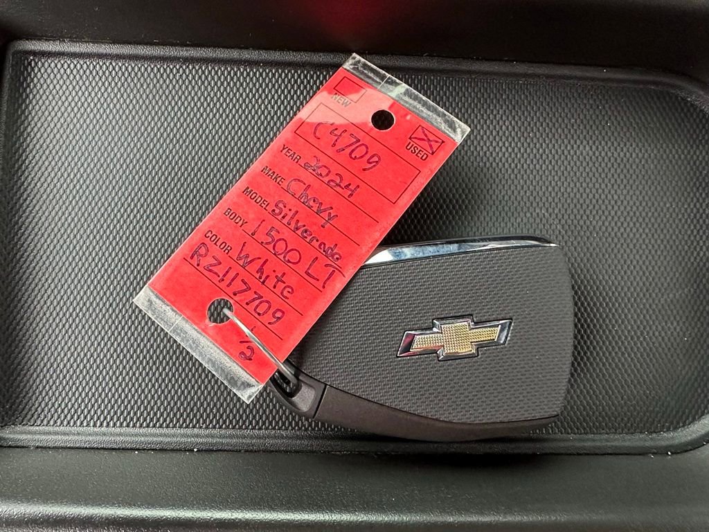 Used 2024 Chevrolet Silverado 1500 LT image 25
