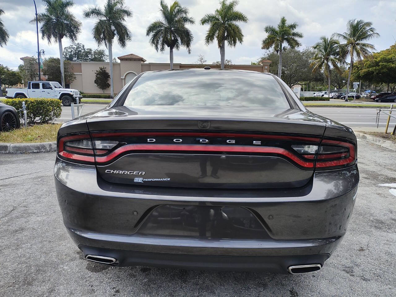 Used 2020 Dodge Charger SXT w/ Leather Interior Group image 9