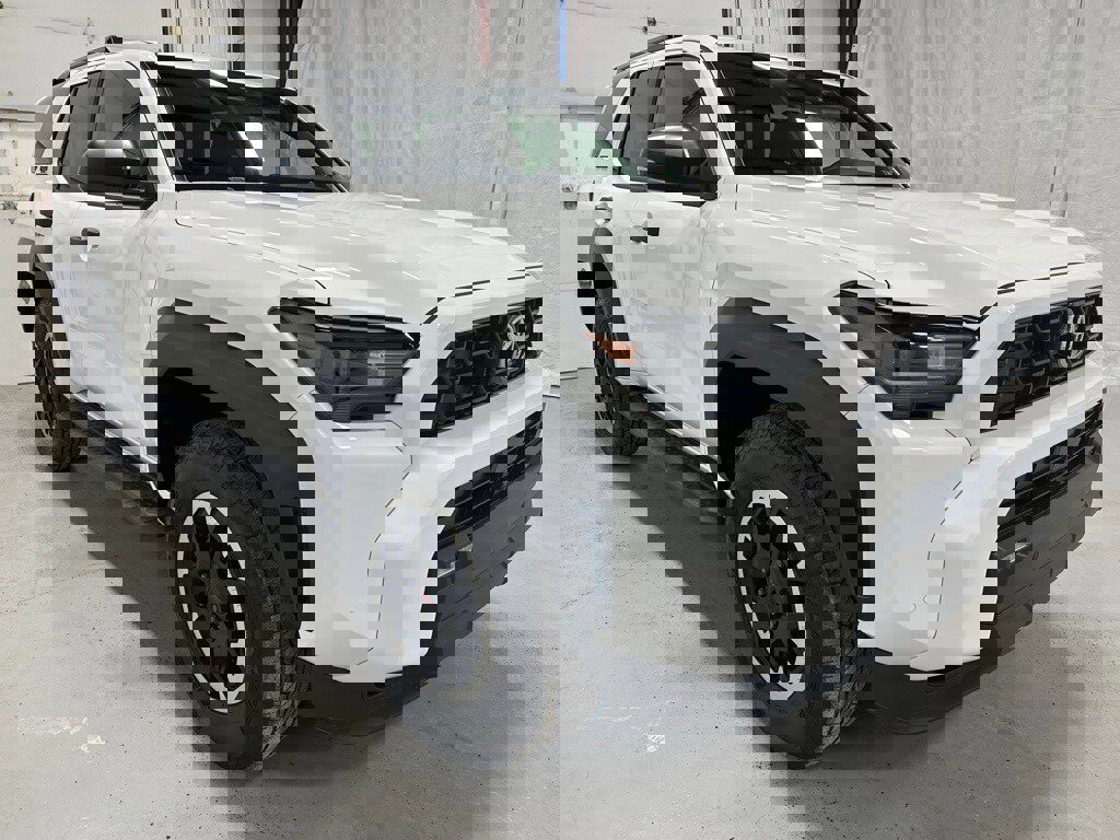 Used 2025 Toyota 4Runner TRD Off-Road image 1