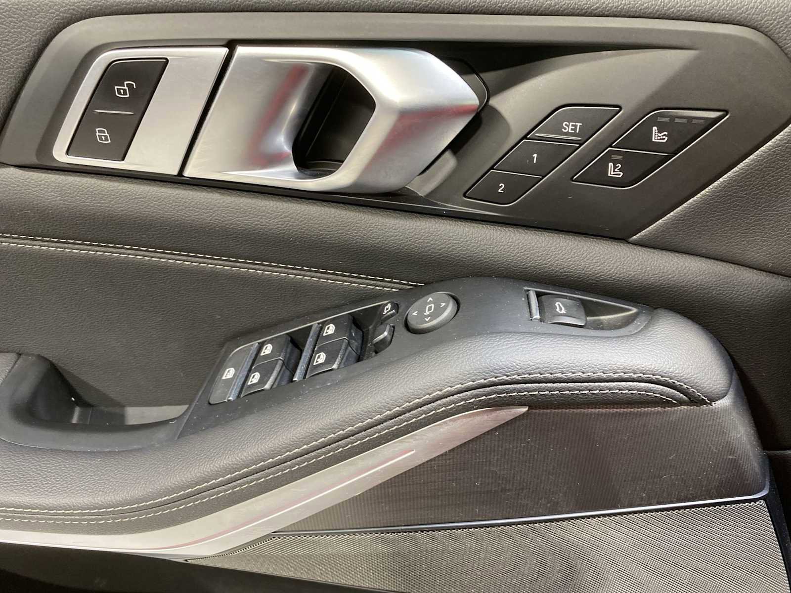 Used 2020 BMW X5 M50i image 23