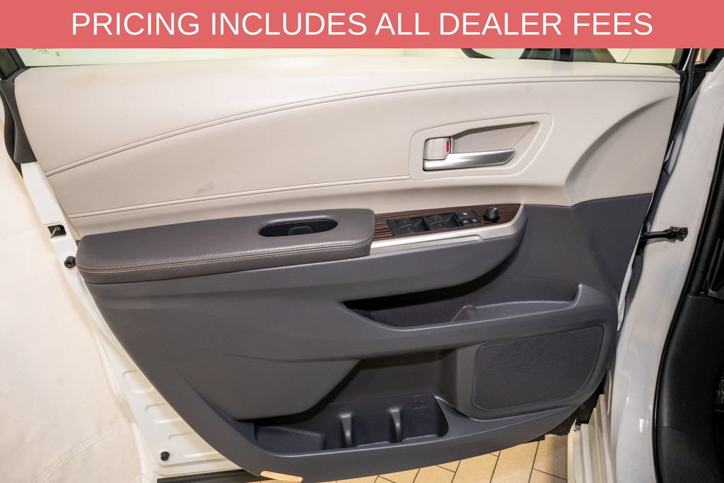 Used 2021 Toyota Sienna XLE FWD image 12