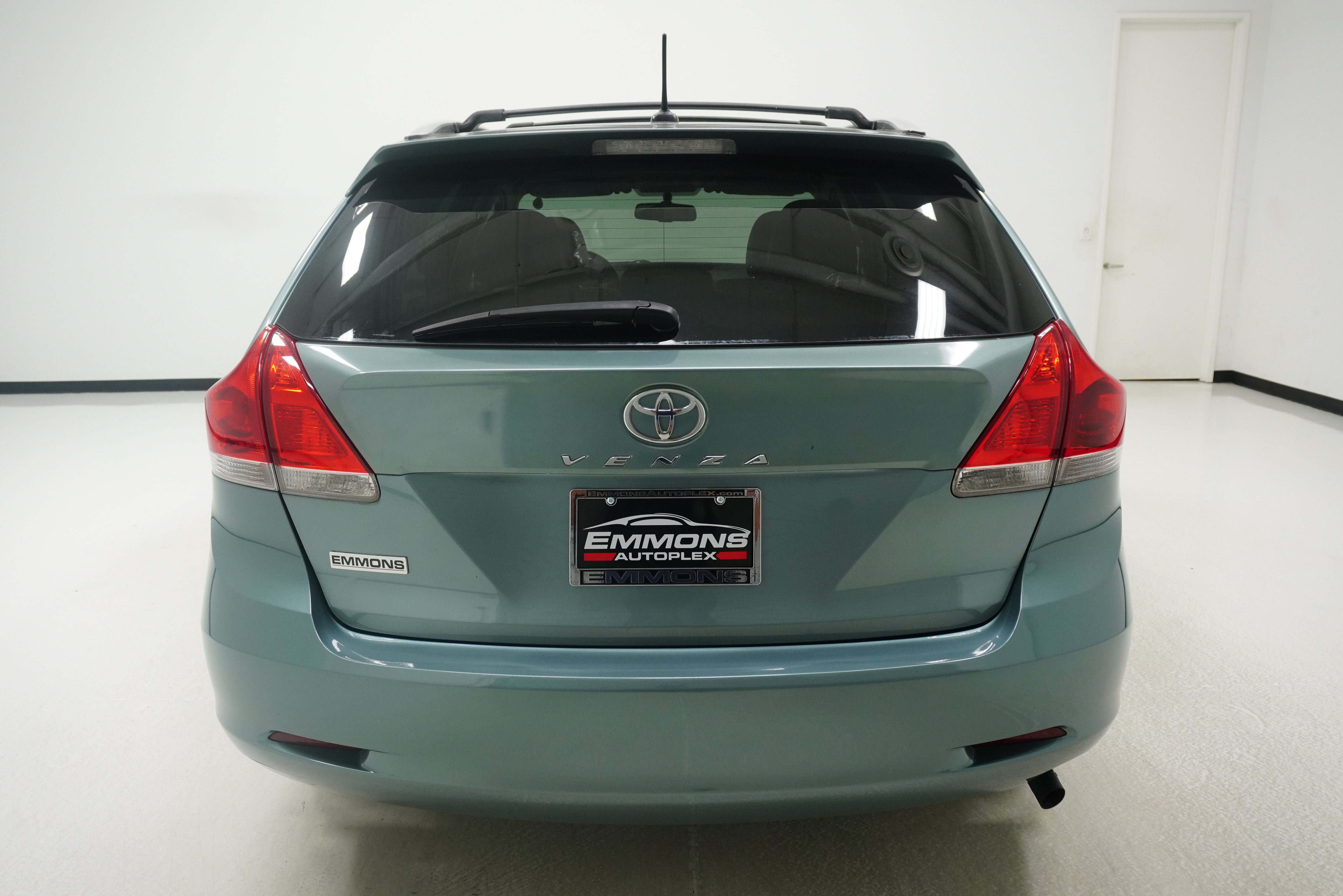 Used 2010 Toyota Venza FWD image 4