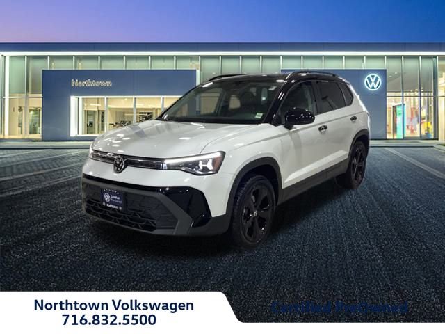 Used 2025 Volkswagen Taos SE image 1