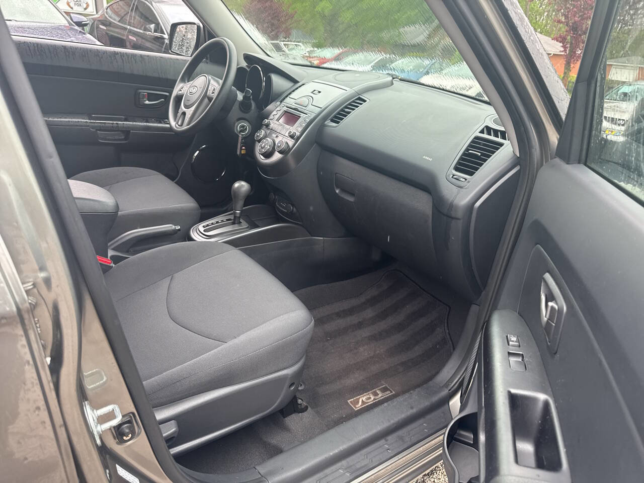 Used 2010 Kia Soul + FWD image 17