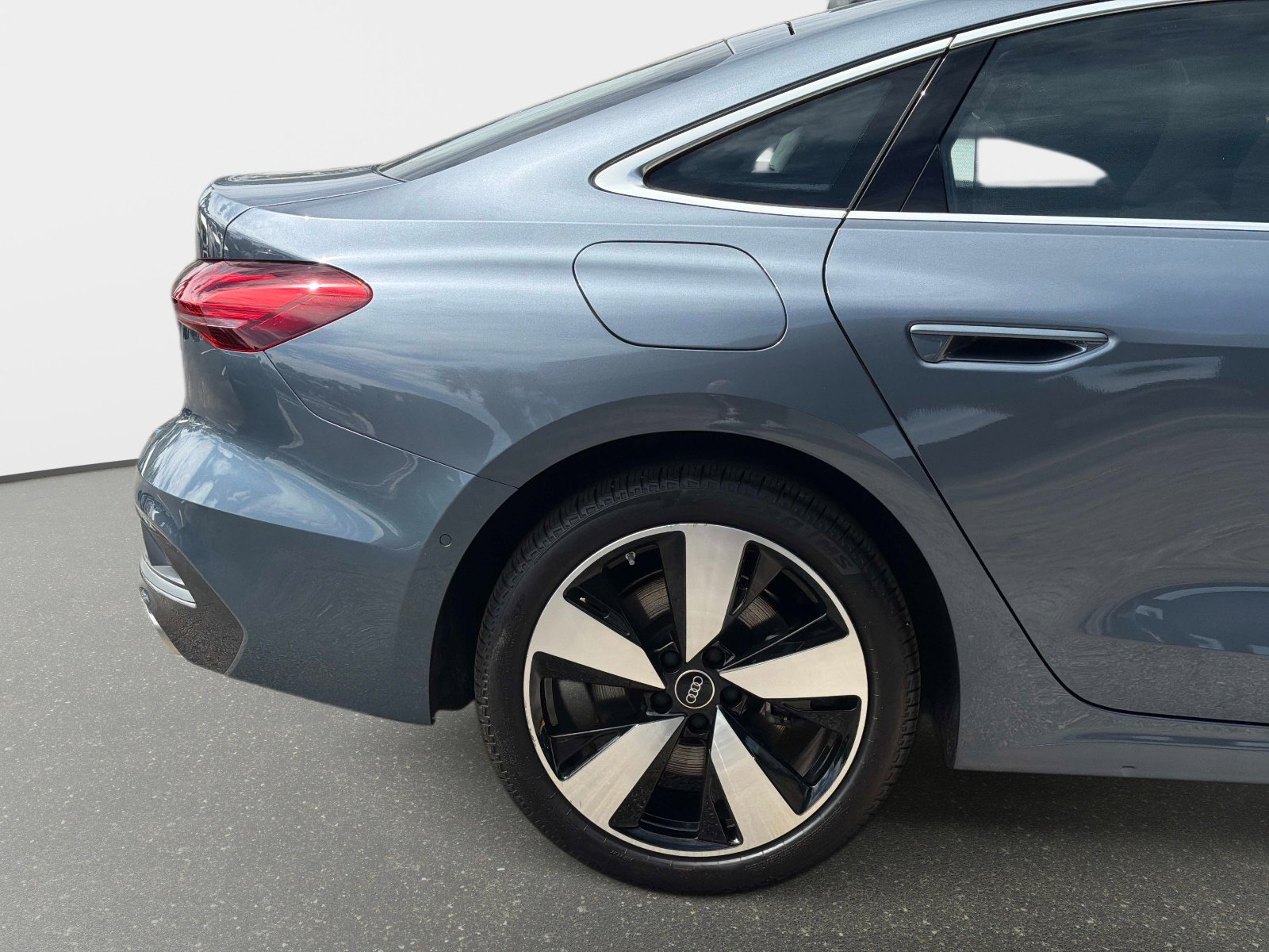 Used 2025 Audi A5 2.0T Premium Plus image 14