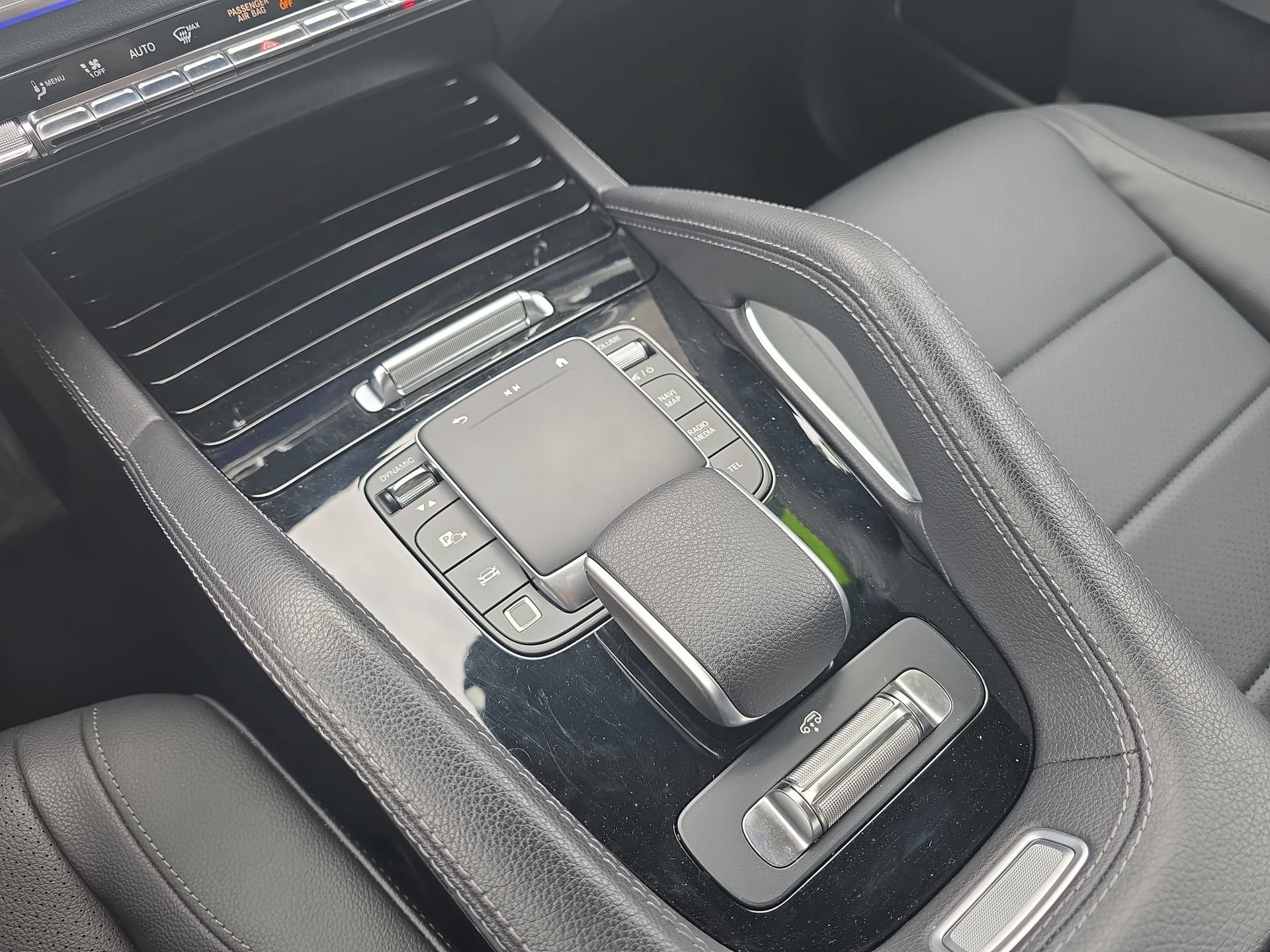 Certified 2025 Mercedes-Benz GLS 450 4MATIC image 25