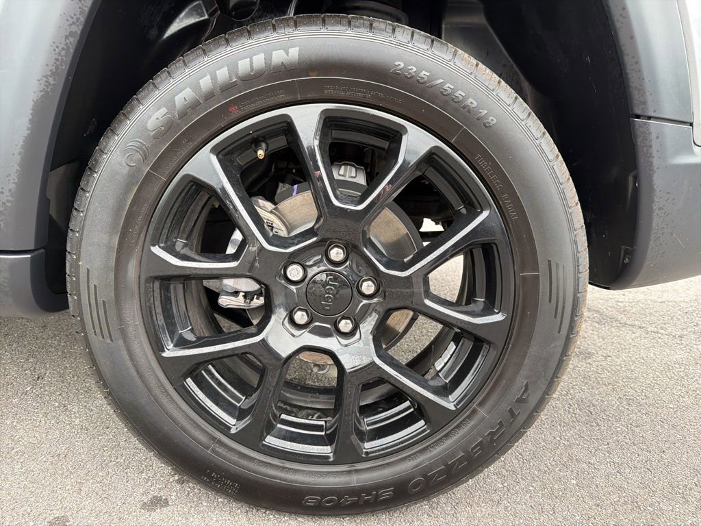 Used 2024 Jeep Compass Latitude w/ Convenience Group image 13