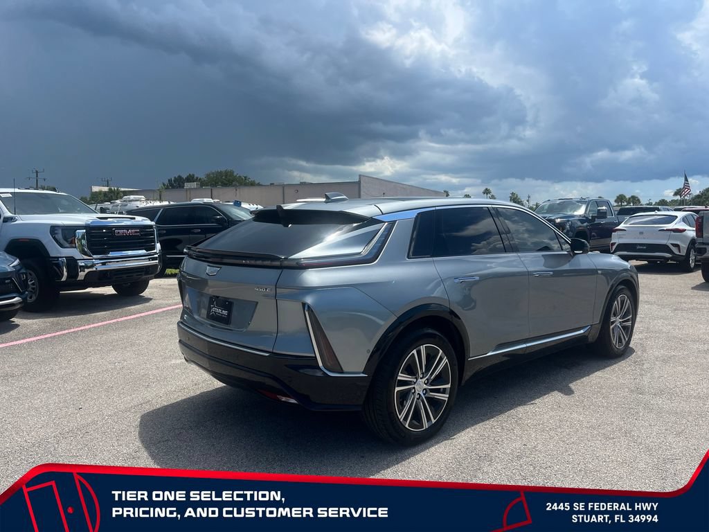 Used 2025 Cadillac Lyriq Luxury RWD image 7
