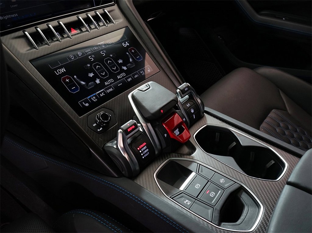 Used 2023 Lamborghini Urus Performante image 15