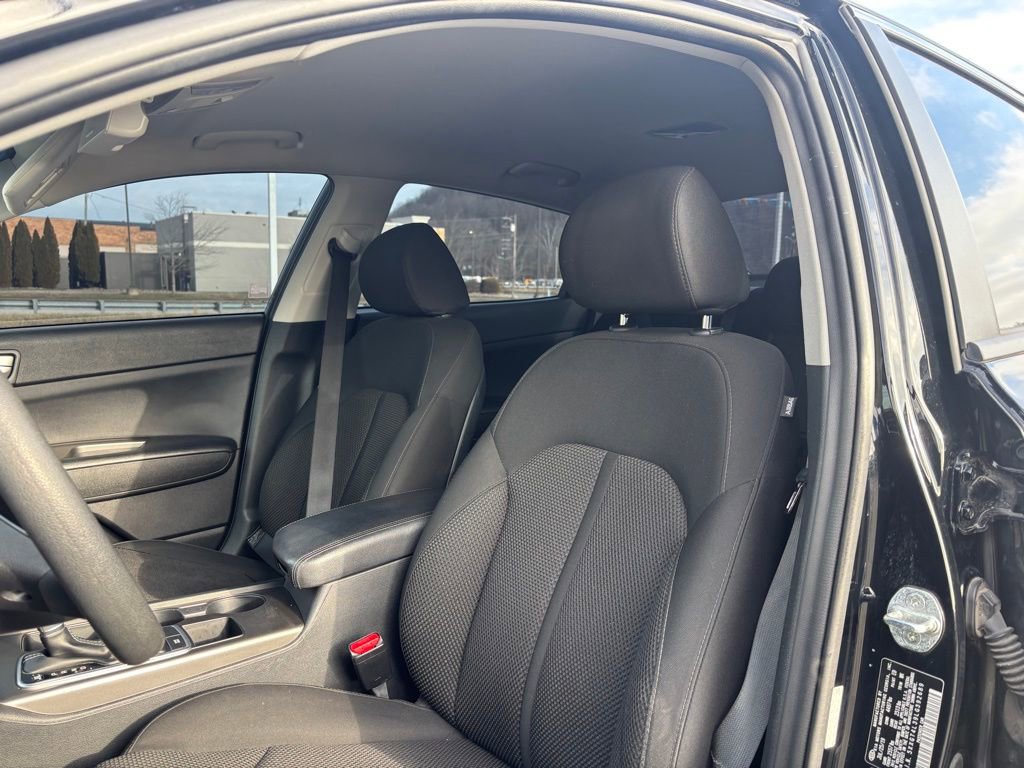 Used 2020 Kia Optima LX image 8