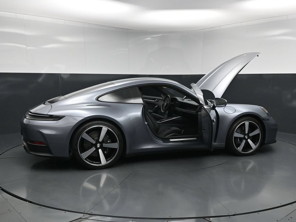 Certified 2026 Porsche 911 Carrera RWD image 33