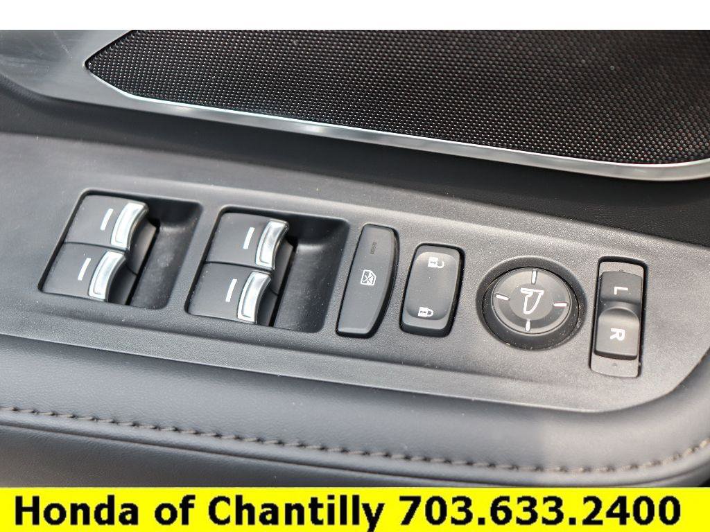 Used 2024 Acura RDX SH-AWD image 25