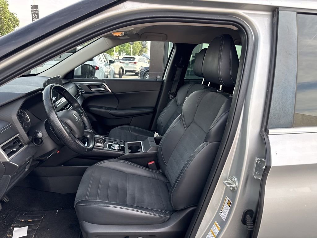 Used 2022 Mitsubishi Outlander SE image 10