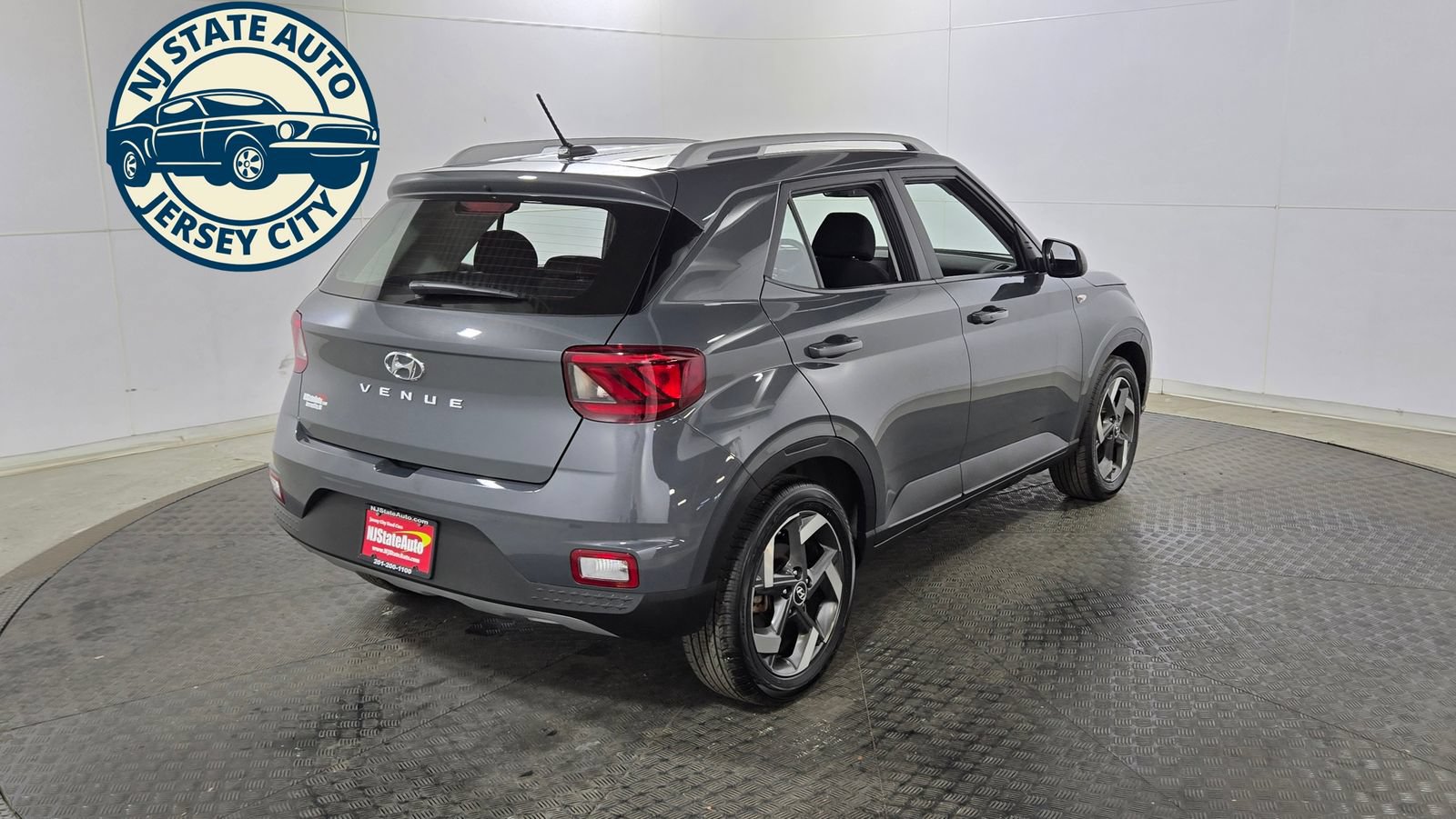 Used 2026 Hyundai Venue SEL FWD image 7